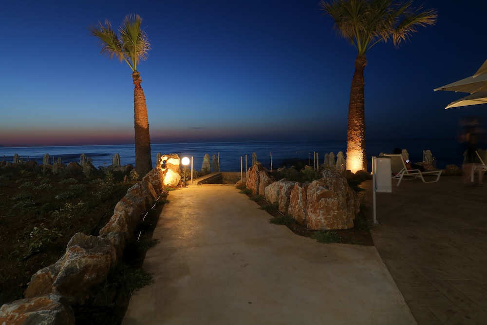 Harmony Rethymno Beach Hotel — Beach in Rethymnon