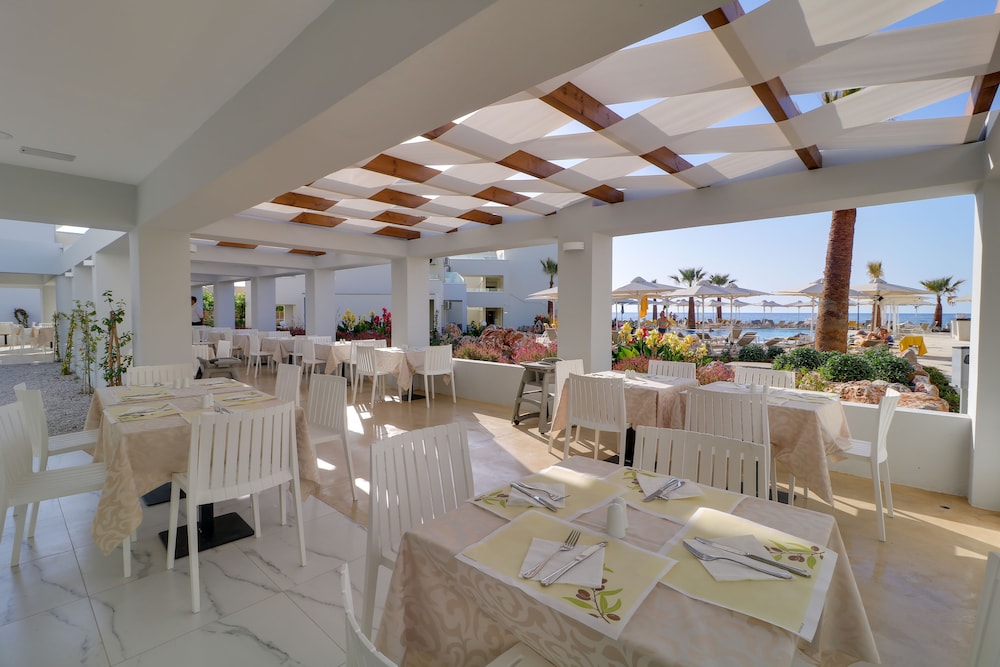 Harmony Rethymno Beach Hotel — Restaurant & bars in Rethymnon
