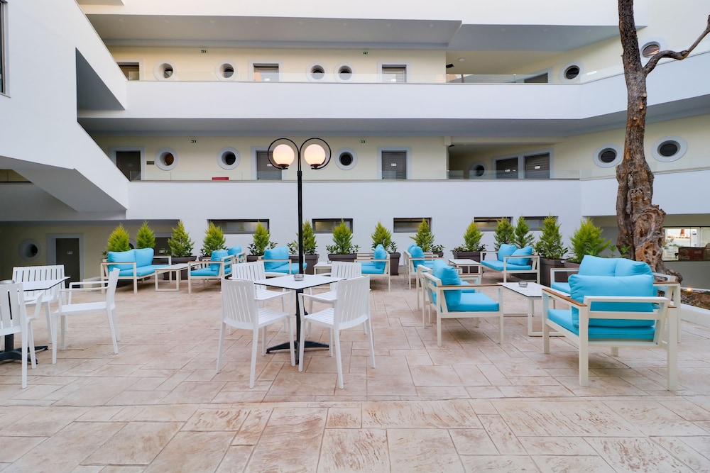 Harmony Rethymno Beach Hotel — Hotel building in Rethymnon