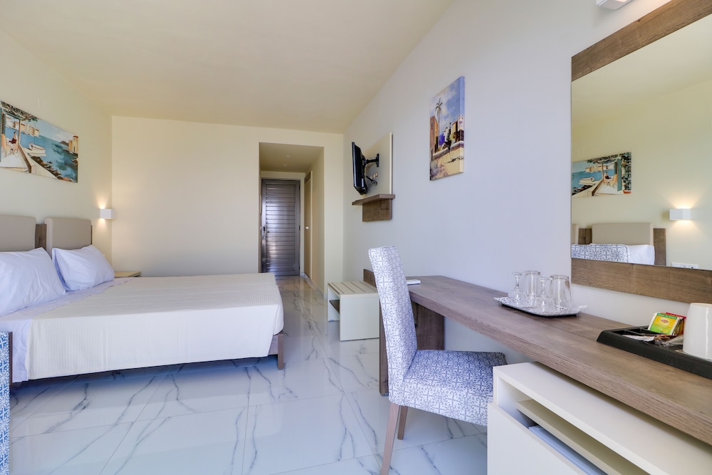 Harmony Rethymno Beach Hotel — Hotel rooms in Rethymnon