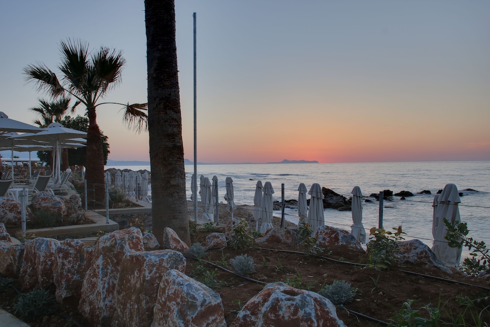 Harmony Rethymno Beach Hotel — Beach in Rethymnon