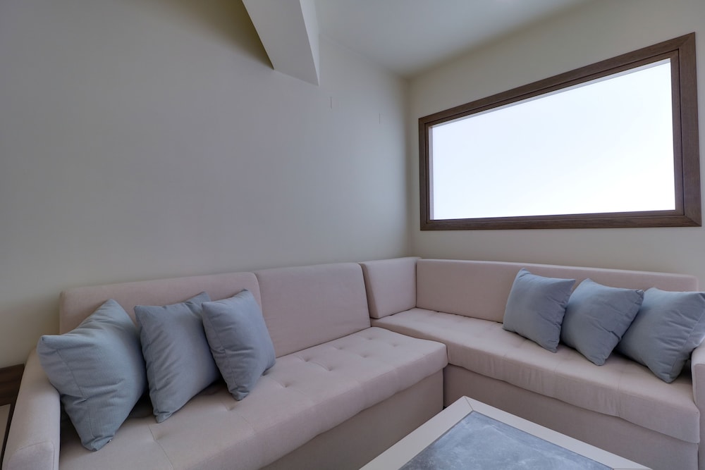Harmony Rethymno Beach Hotel — Hotel rooms in Rethymnon