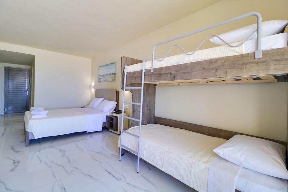 Harmony Rethymno Beach Hotel — Hotel rooms in Rethymnon