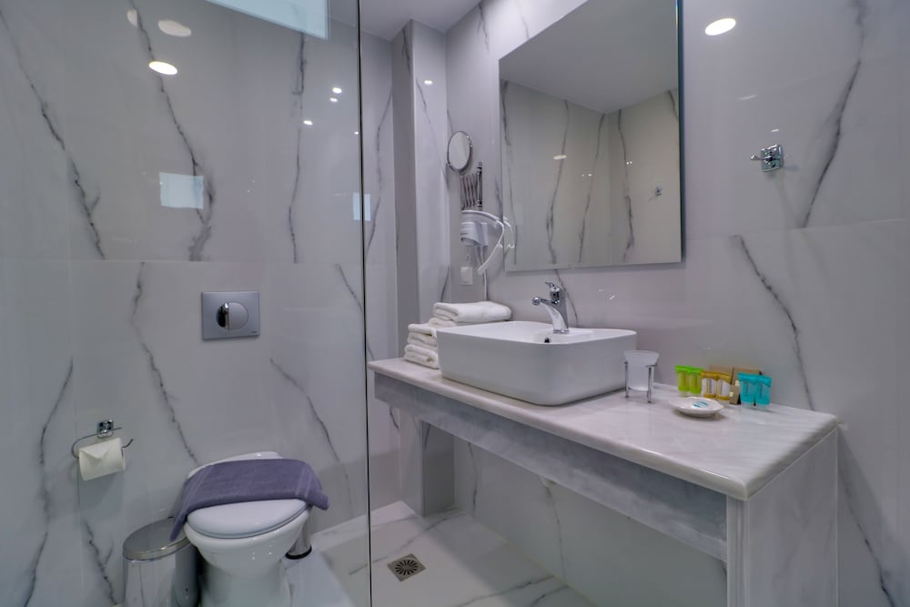 Harmony Rethymno Beach Hotel — Hotel rooms in Rethymnon