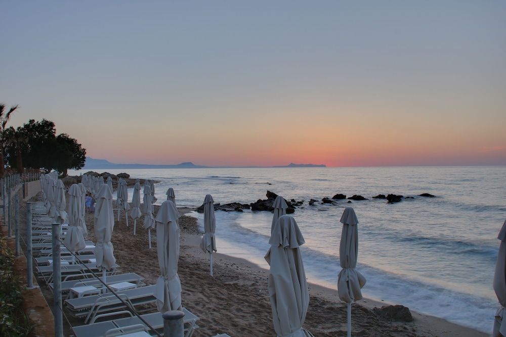 Harmony Rethymno Beach Hotel — Beach in Rethymnon