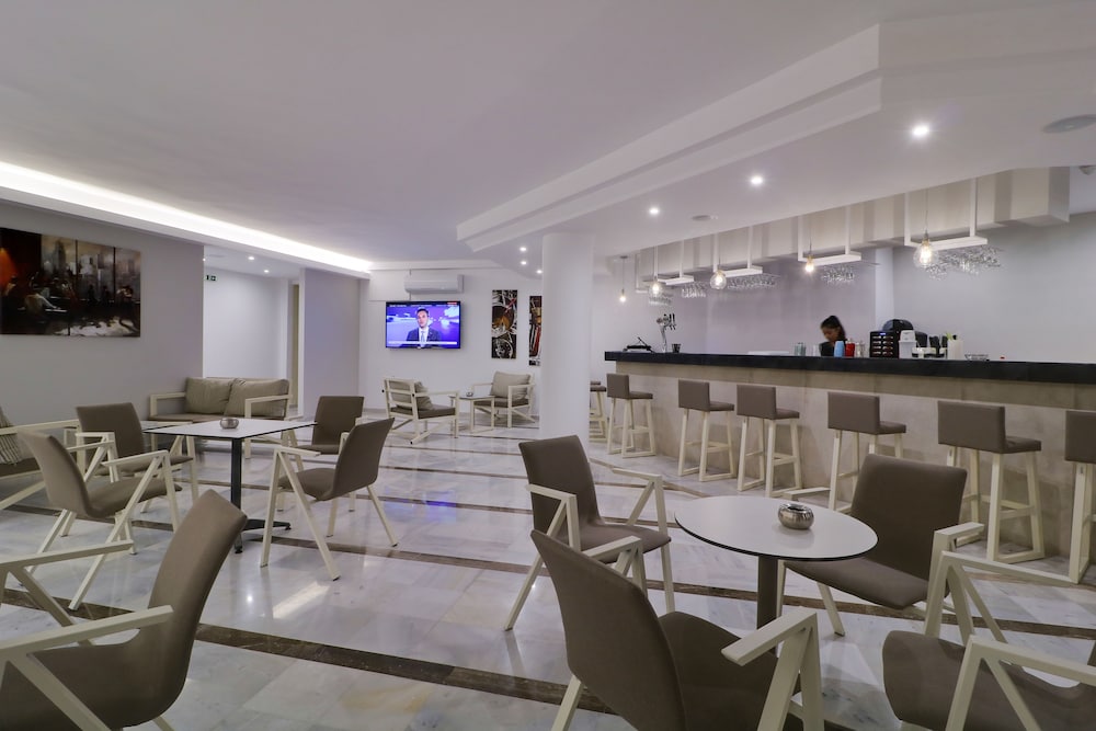 Harmony Rethymno Beach Hotel — Restaurant & bars in Rethymnon