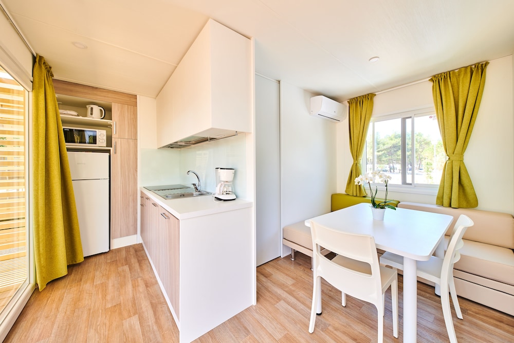 Mobile Homes Stella Maris — Hotel rooms in Umag, Istria
