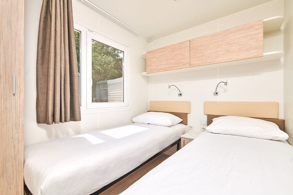 Mobile Homes Stella Maris — Hotel rooms in Umag, Istria