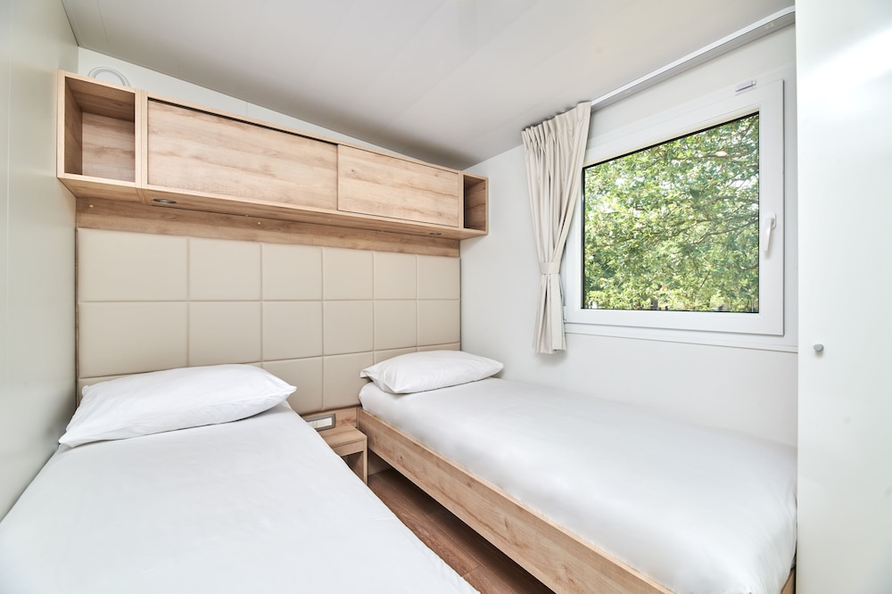 Mobile Homes Stella Maris — Hotel rooms in Umag, Istria