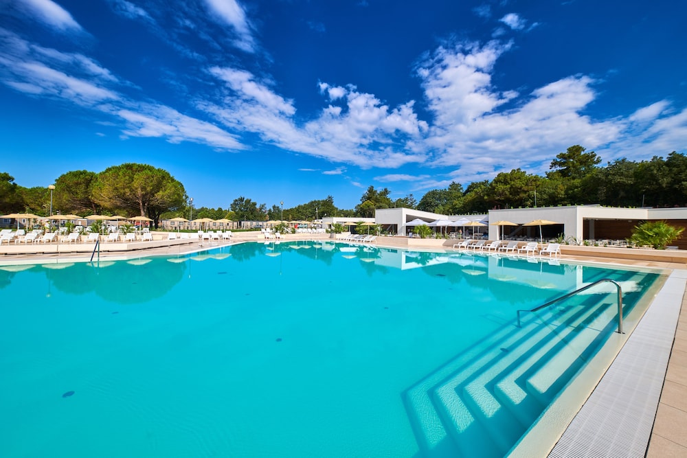 Mobile Homes Stella Maris — Swimming pool in Umag, Istria