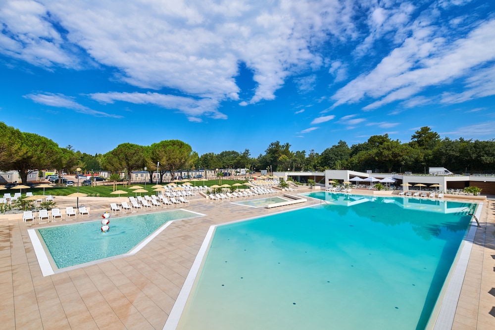 Mobile Homes Stella Maris — Swimming pool in Umag, Istria