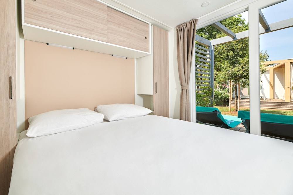 Mobile Homes Stella Maris — Hotel rooms in Umag, Istria