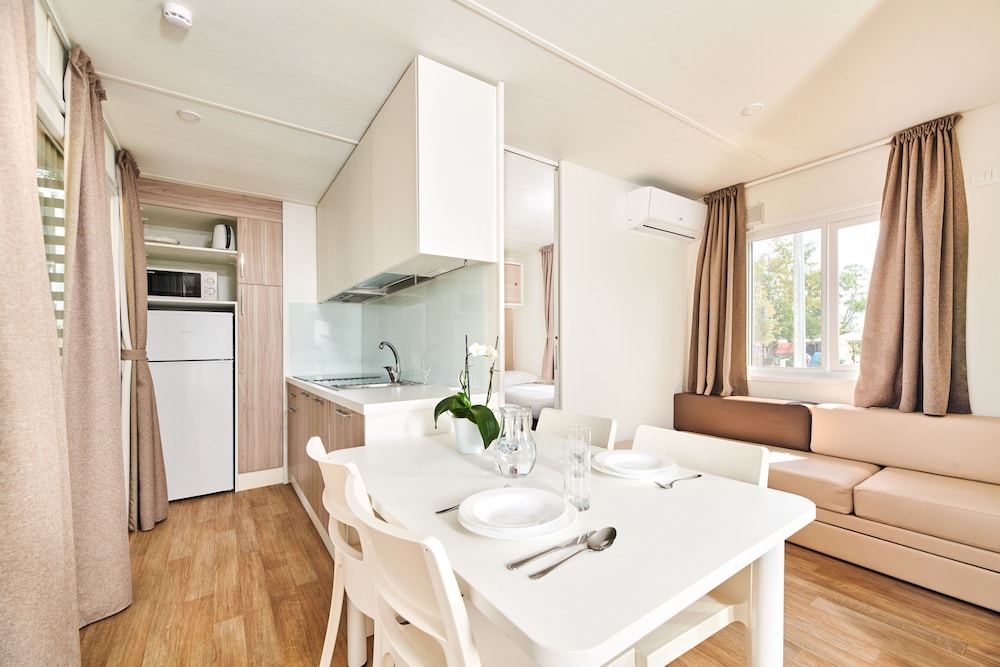 Mobile Homes Stella Maris — Hotel rooms in Umag, Istria