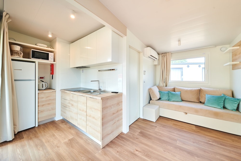 Mobile Homes Stella Maris — Hotel rooms in Umag, Istria