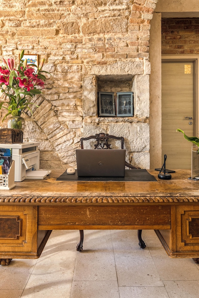 Hotel Agava — Hotel building in Split, Split-Dalmatia
