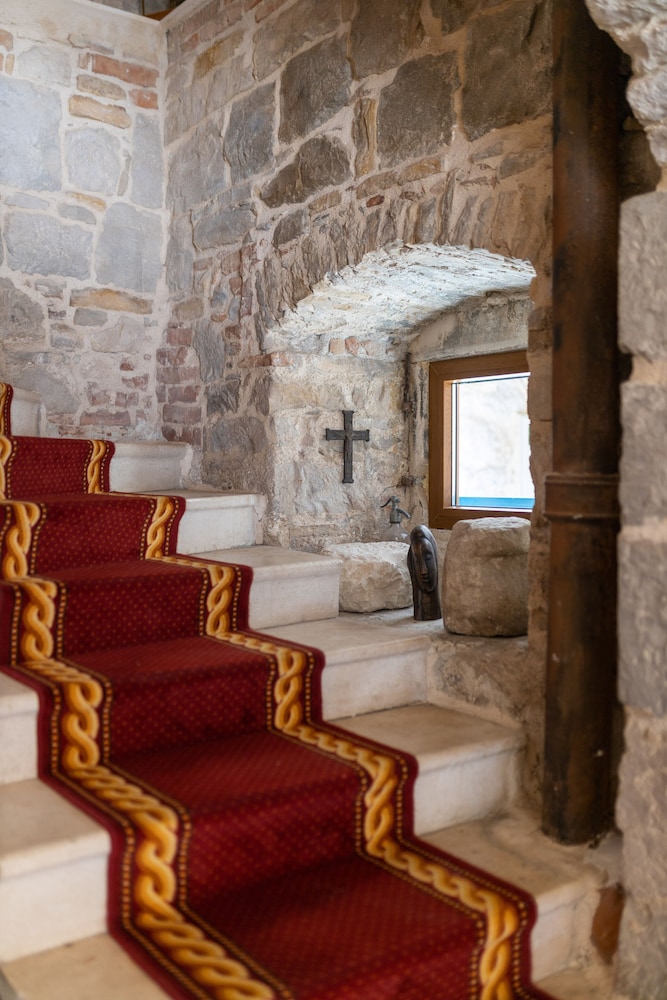 Hotel Agava — Hotel building in Split, Split-Dalmatia