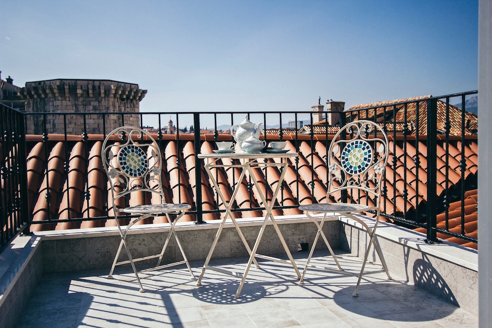 Plaza Marchi Old Town - MAG Quaint & Elegant Boutique Hotels — Hotel building in Split, Split-Dalmatia