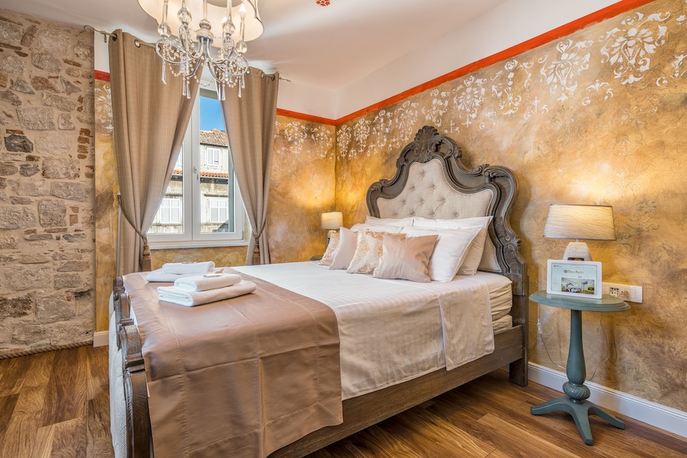Plaza Marchi Old Town - MAG Quaint & Elegant Boutique Hotels — Hotel rooms in Split, Split-Dalmatia