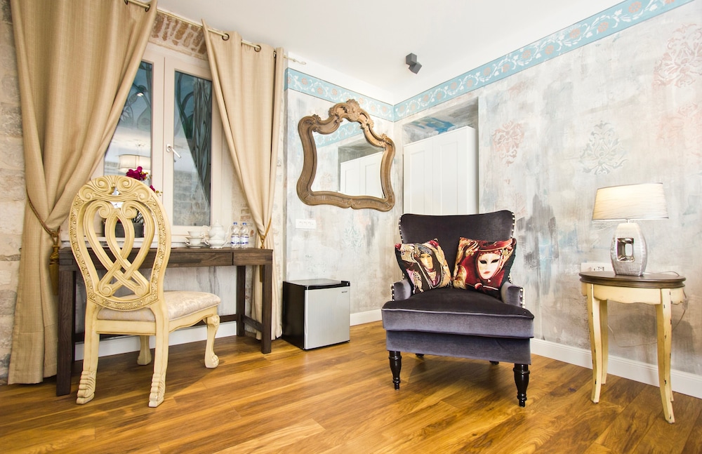Plaza Marchi Old Town - MAG Quaint & Elegant Boutique Hotels — Hotel rooms in Split, Split-Dalmatia