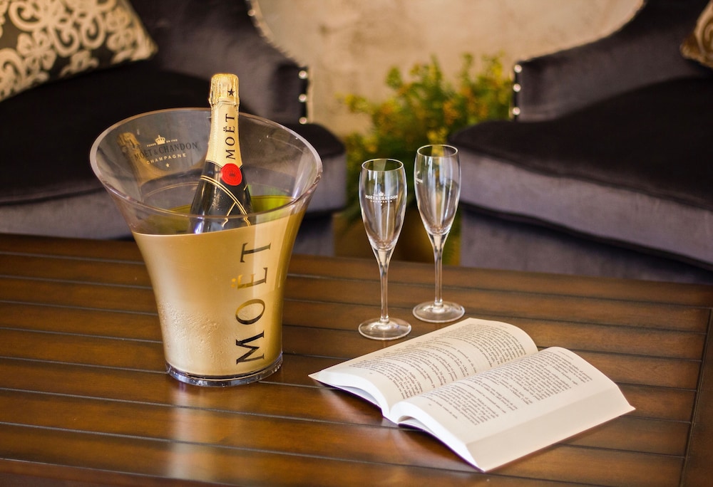 Plaza Marchi Old Town - MAG Quaint & Elegant Boutique Hotels — Restaurant & bars in Split, Split-Dalmatia