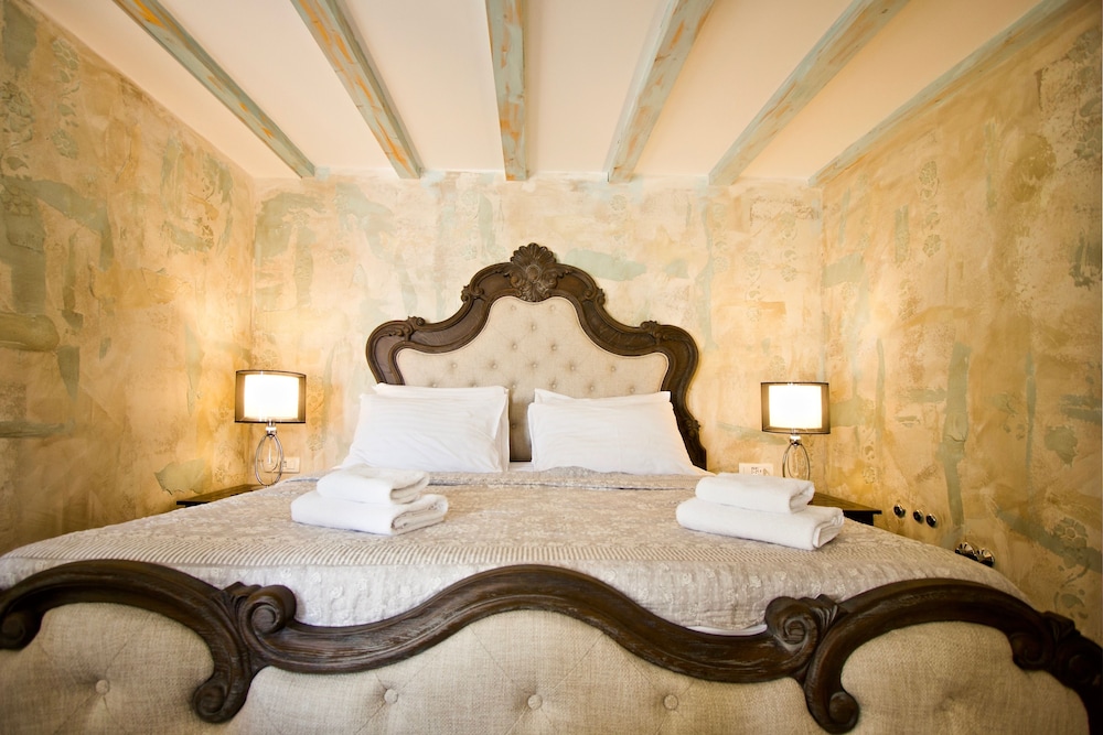 Plaza Marchi Old Town - MAG Quaint & Elegant Boutique Hotels — Hotel rooms in Split, Split-Dalmatia