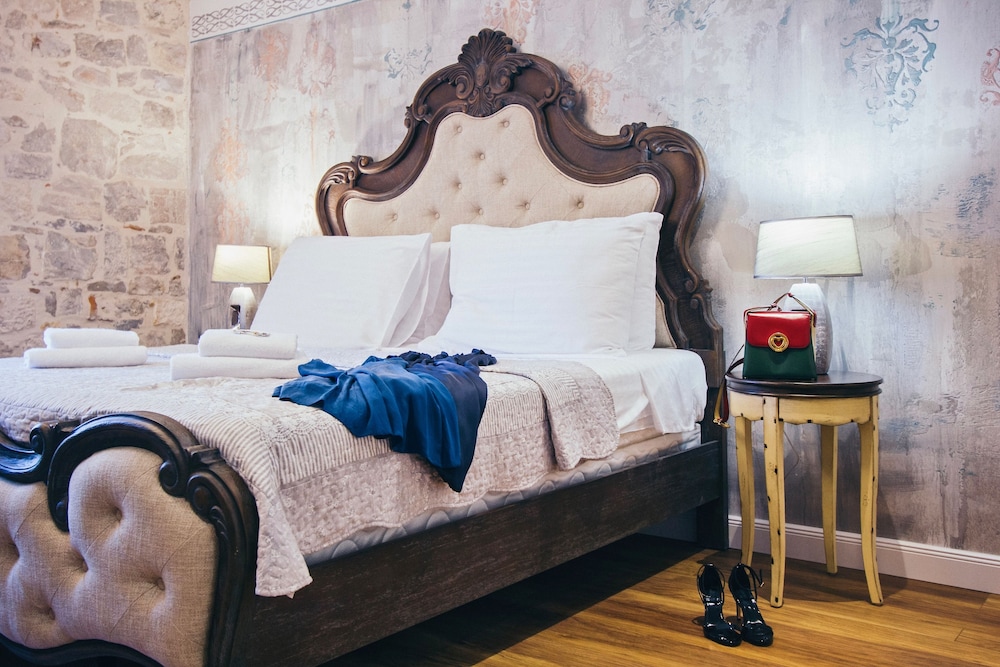 Plaza Marchi Old Town - MAG Quaint & Elegant Boutique Hotels — Hotel rooms in Split, Split-Dalmatia