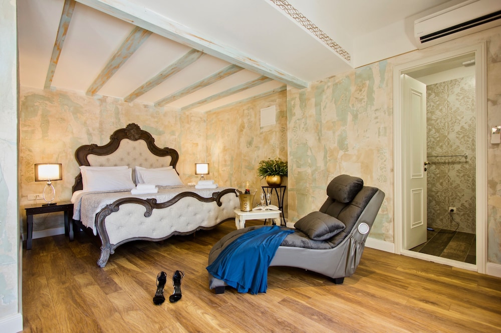 Plaza Marchi Old Town - MAG Quaint & Elegant Boutique Hotels — Hotel rooms in Split, Split-Dalmatia
