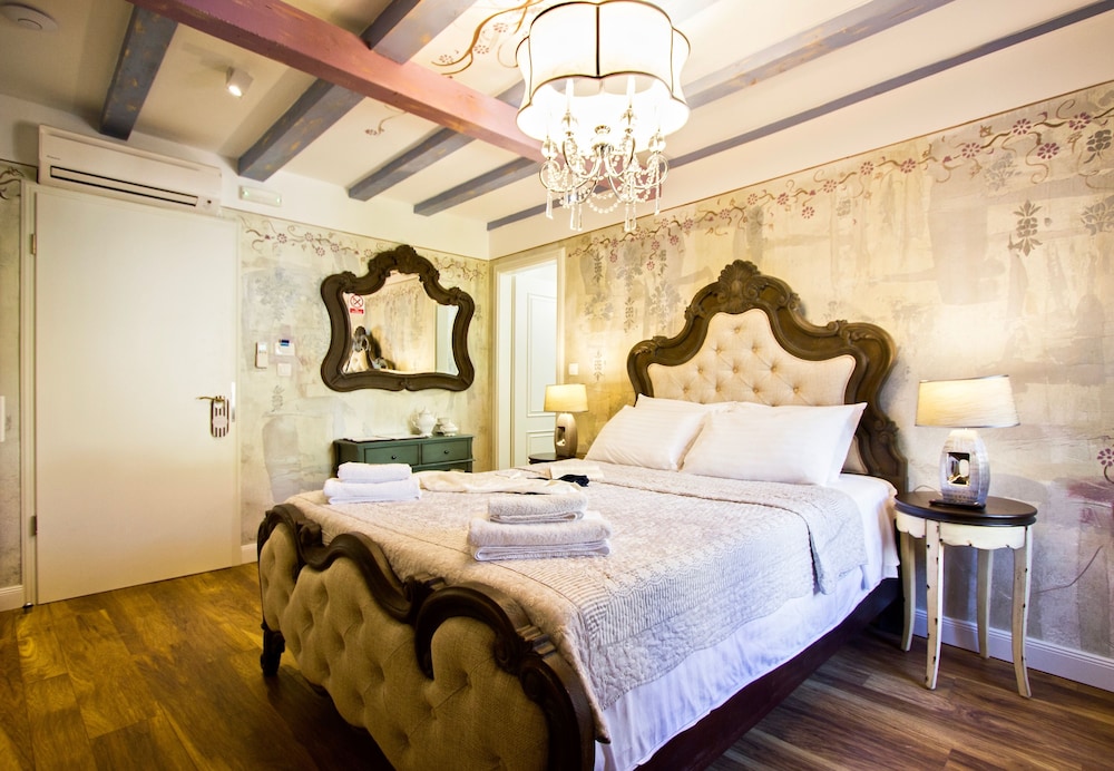 Plaza Marchi Old Town - MAG Quaint & Elegant Boutique Hotels — Hotel rooms in Split, Split-Dalmatia