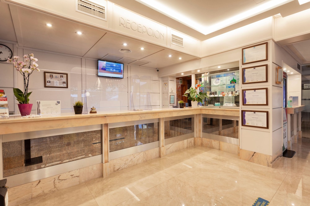 Hotel Amoros — Hotel building in Cala Ratjada, Balearic Islands