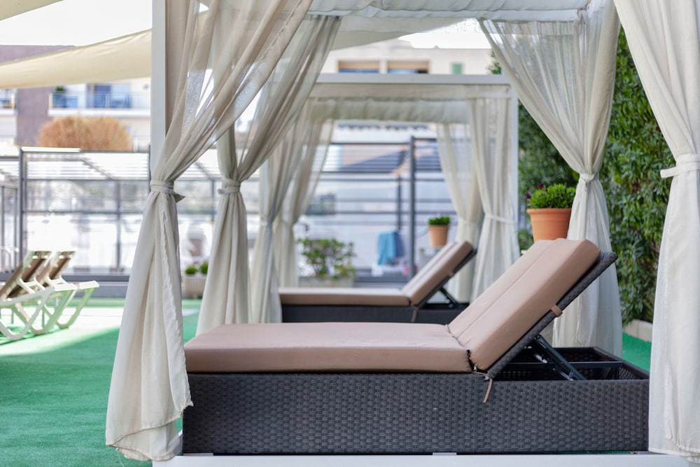 Hotel Amoros — Hotel rooms in Cala Ratjada, Balearic Islands