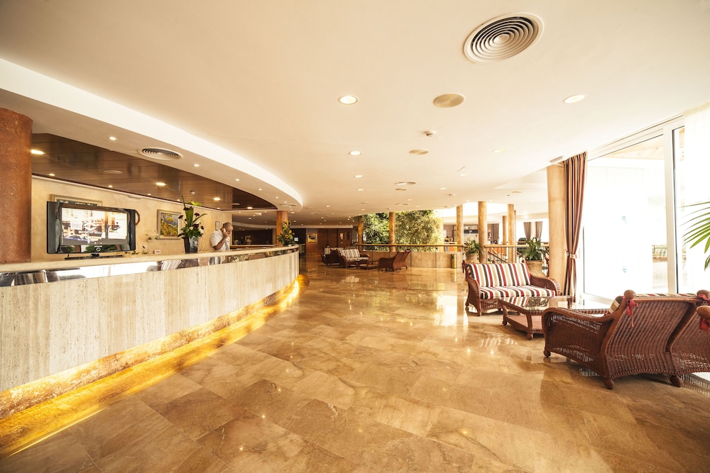Valentin Grand Park Suite Hotel — Hotel building in Peguera, Balearic Islands