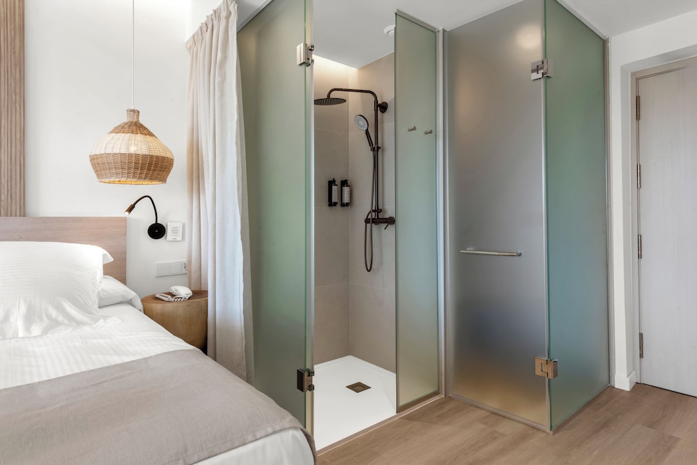 Valentin Grand Park Suite Hotel — Hotel rooms in Peguera, Balearic Islands