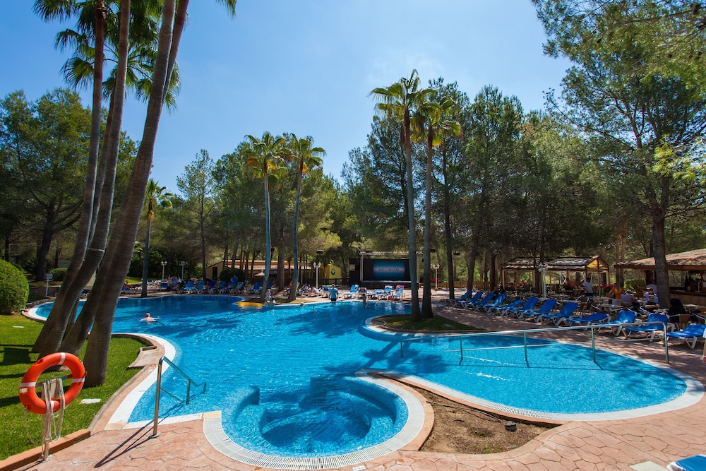 Valentin Grand Park Suite Hotel — Swimming pool in Peguera, Balearic Islands