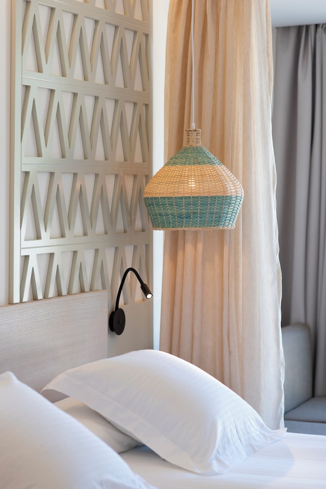 Valentin Grand Park Suite Hotel — Hotel rooms in Peguera, Balearic Islands