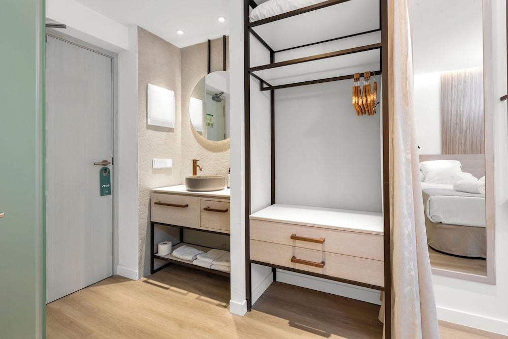 Valentin Grand Park Suite Hotel — Hotel rooms in Peguera, Balearic Islands