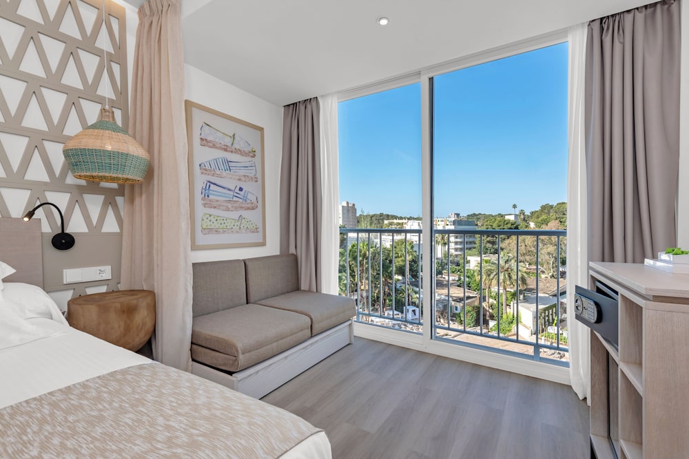 Valentin Grand Park Suite Hotel — Hotel rooms in Peguera, Balearic Islands
