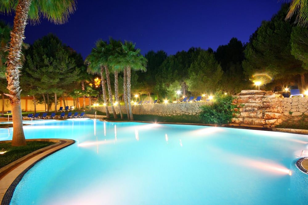 Valentin Grand Park Suite Hotel — Swimming pool in Peguera, Balearic Islands