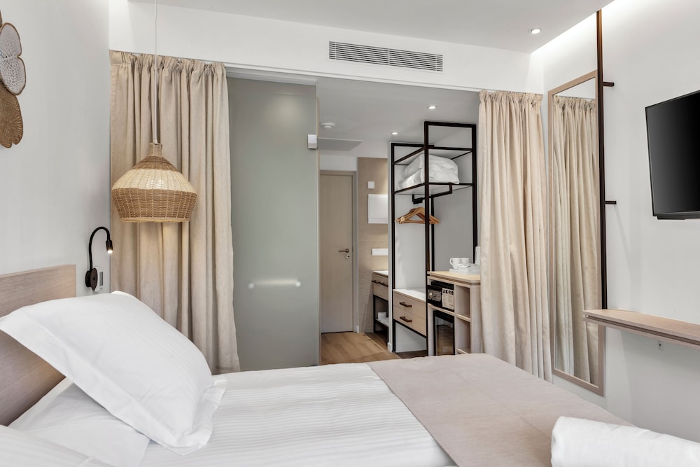 Valentin Grand Park Suite Hotel — Hotel rooms in Peguera, Balearic Islands