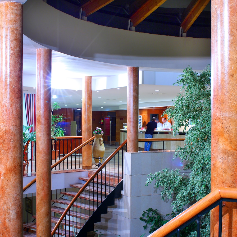 Valentin Grand Park Suite Hotel — Hotel building in Peguera, Balearic Islands