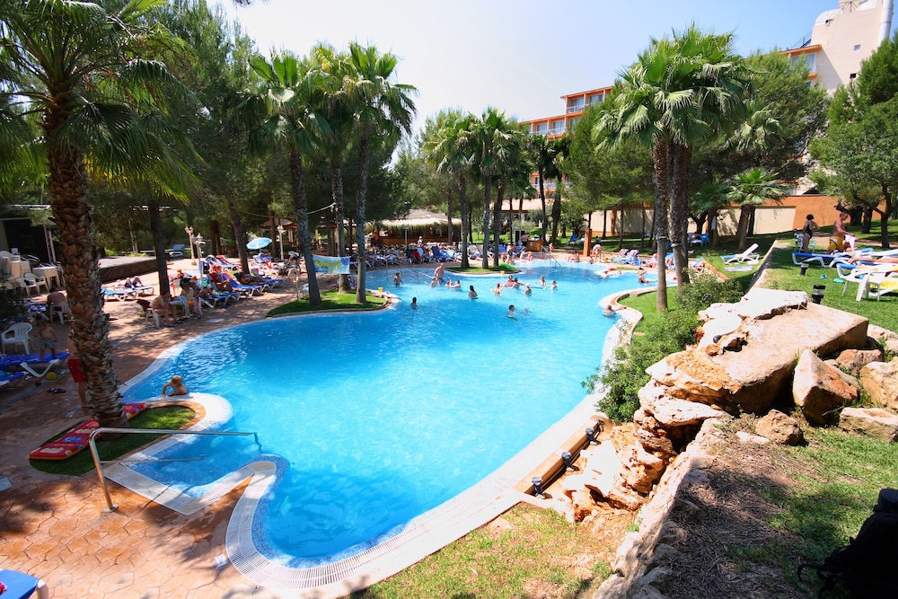 Valentin Grand Park Suite Hotel — Swimming pool in Peguera, Balearic Islands
