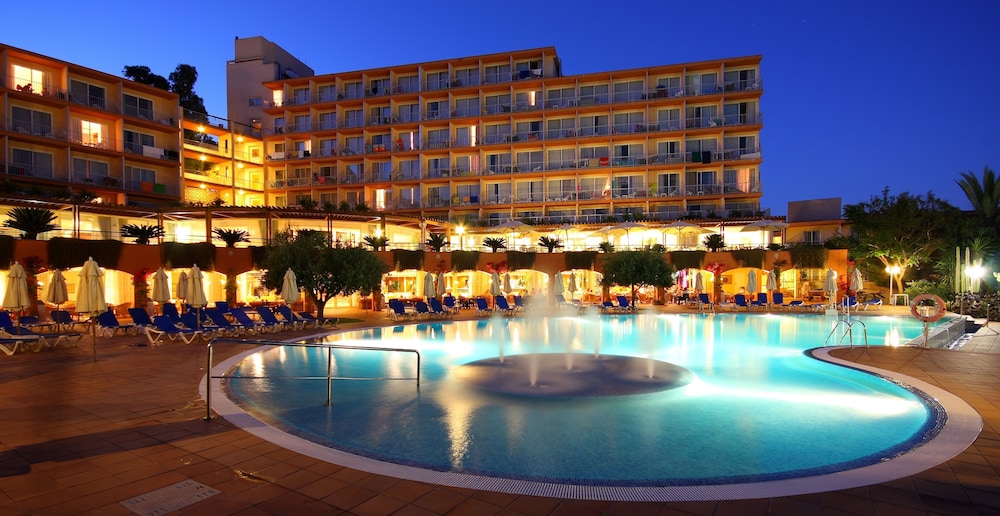 Valentin Grand Park Suite Hotel — Swimming pool in Peguera, Balearic Islands
