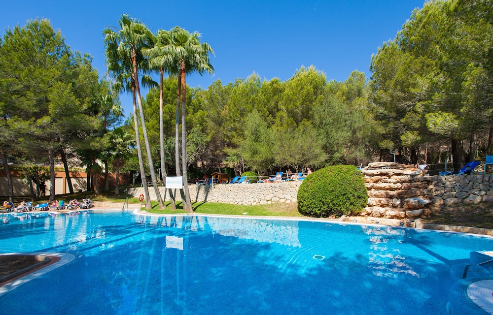Valentin Grand Park Suite Hotel — Swimming pool in Peguera, Balearic Islands