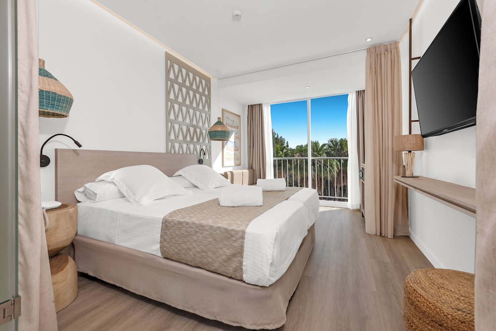 Valentin Grand Park Suite Hotel — Hotel rooms in Peguera, Balearic Islands