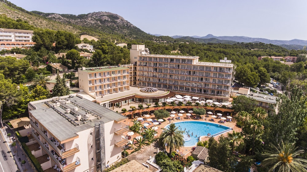 Valentin Grand Park Suite Hotel — Main photo in Peguera, Balearic Islands