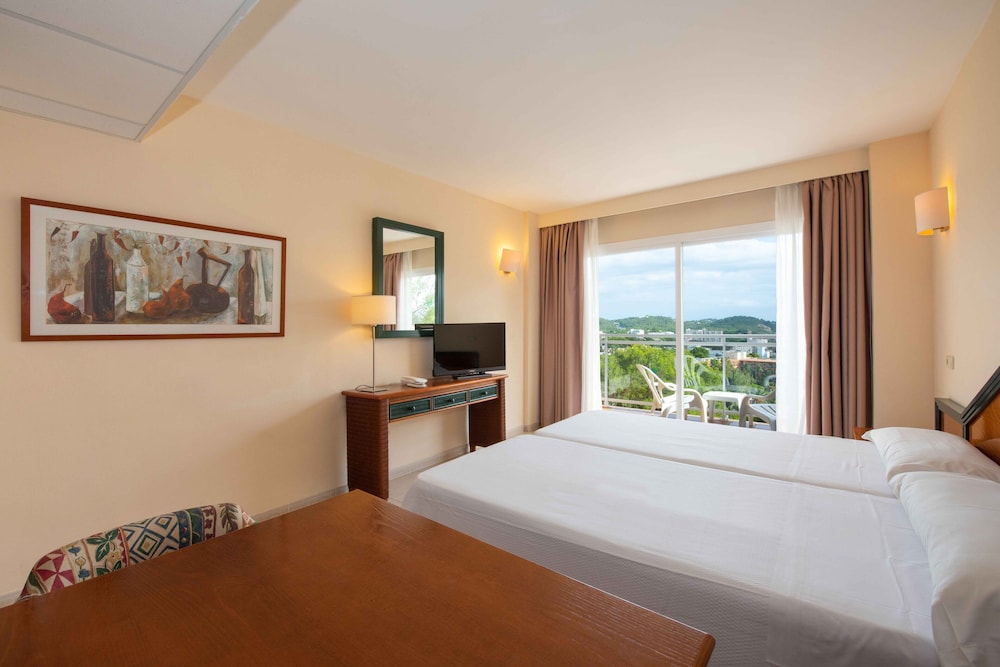 Valentin Grand Park Suite Hotel — Hotel rooms in Peguera, Balearic Islands