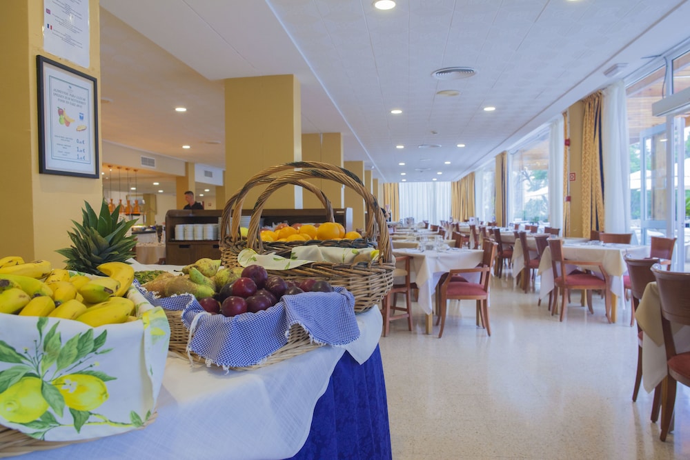 Valentin Grand Park Suite Hotel — Restaurant & bars in Peguera, Balearic Islands