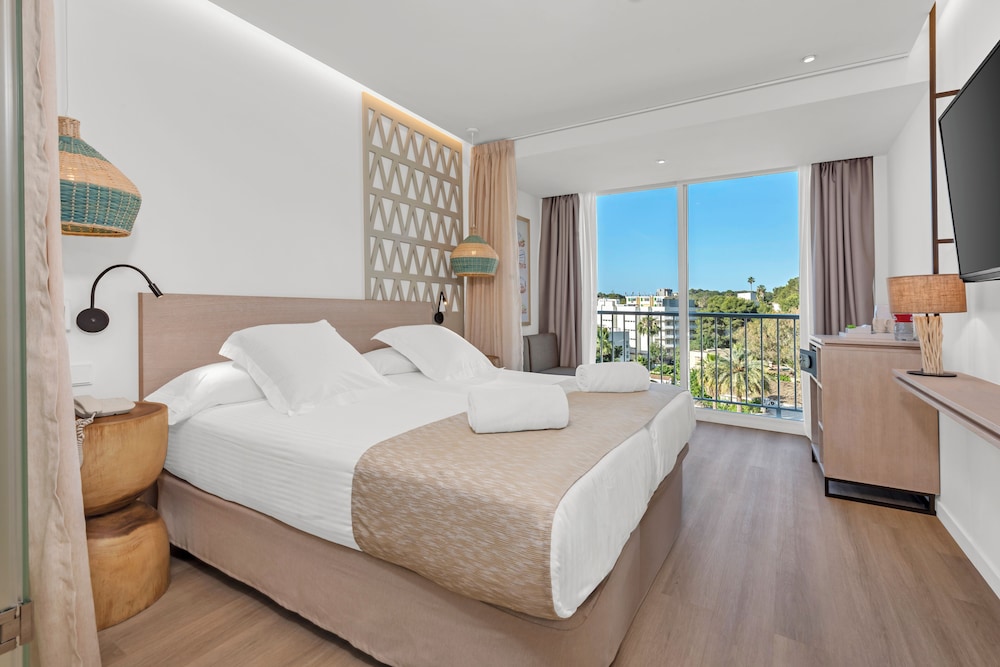 Valentin Grand Park Suite Hotel — Hotel rooms in Peguera, Balearic Islands