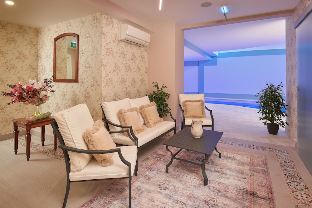 Hotel Cvita — Swimming pool in Split, Split-Dalmatia