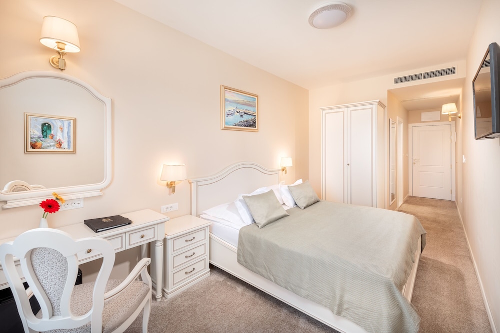 Hotel Cvita — Hotel rooms in Split, Split-Dalmatia