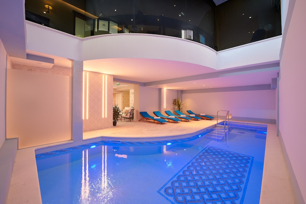 Hotel Cvita — Swimming pool in Split, Split-Dalmatia